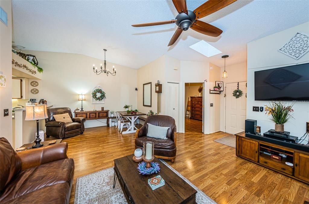 Living Room - Dining Room views - Laminate Floors