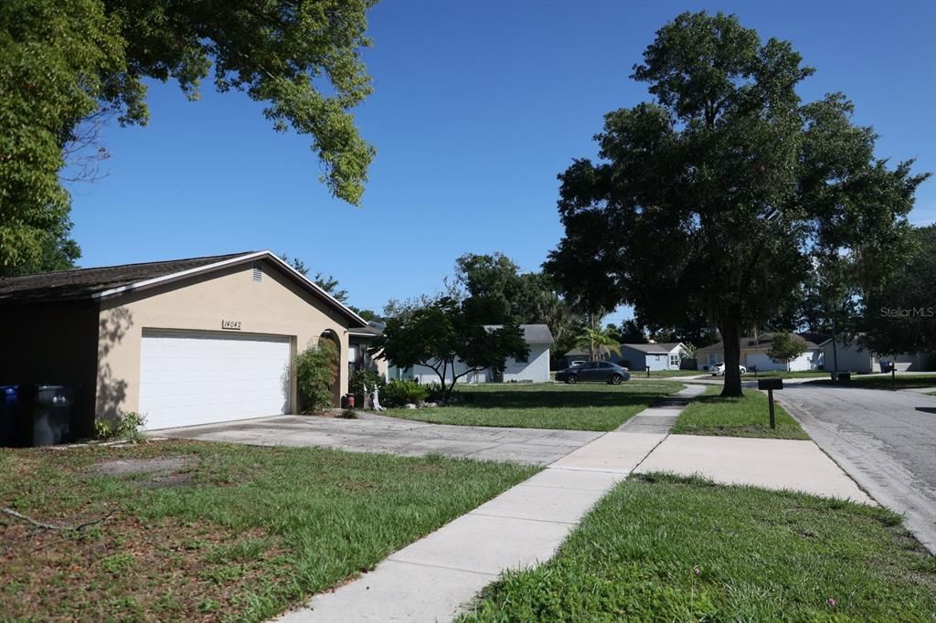 Active With Contract: $445,000 (4 beds, 2 baths, 1586 Square Feet)