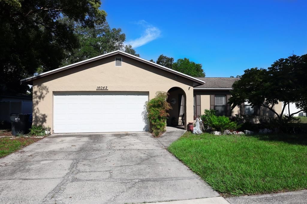 Active With Contract: $445,000 (4 beds, 2 baths, 1586 Square Feet)