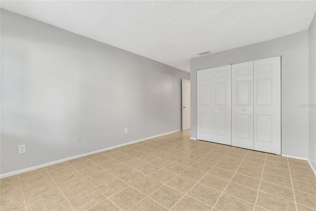 For Sale: $198,000 (2 beds, 2 baths, 1126 Square Feet)