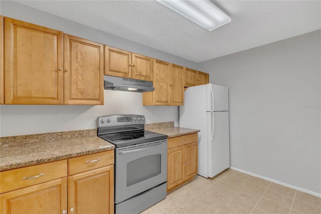 For Sale: $198,000 (2 beds, 2 baths, 1126 Square Feet)