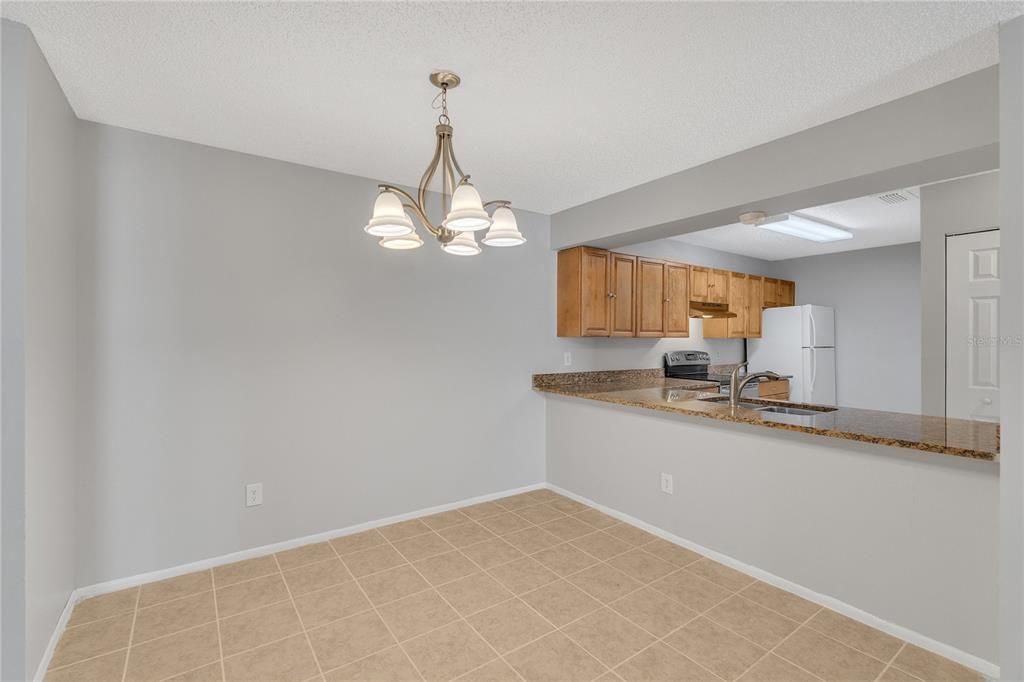 For Sale: $198,000 (2 beds, 2 baths, 1126 Square Feet)