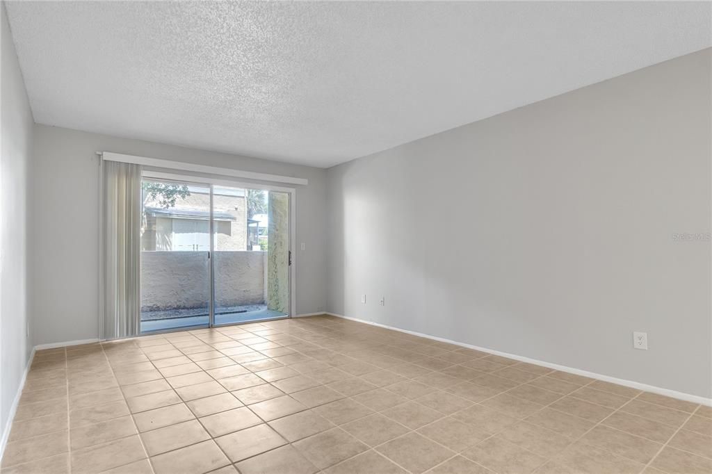 For Sale: $198,000 (2 beds, 2 baths, 1126 Square Feet)