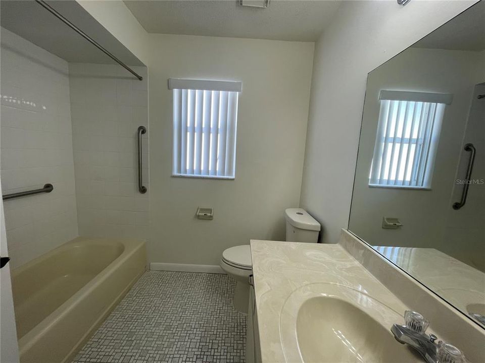 出租: $2,400 (3 贝兹, 2 浴室, 1790 平方英尺)