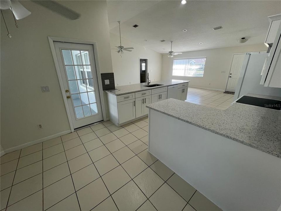 For Rent: $2,400 (3 beds, 2 baths, 1790 Square Feet)