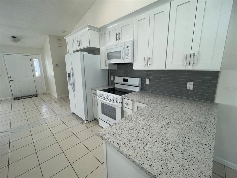 For Rent: $2,400 (3 beds, 2 baths, 1790 Square Feet)