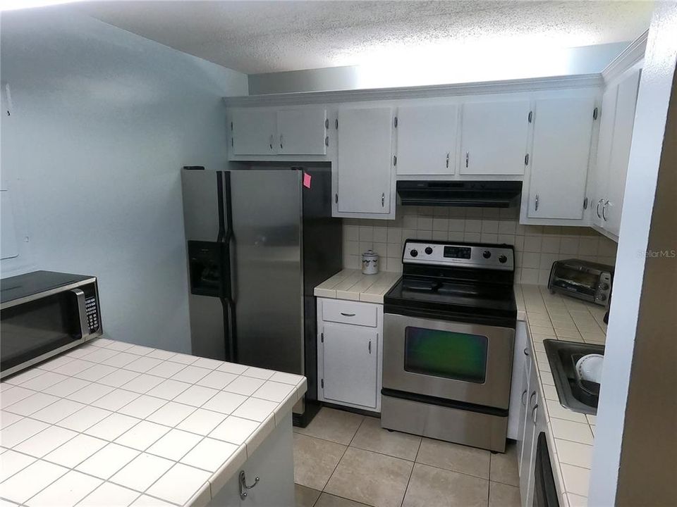 For Sale: $150,000 (1 beds, 1 baths, 800 Square Feet)