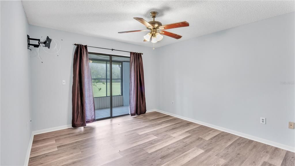 For Sale: $156,000 (2 beds, 2 baths, 774 Square Feet)