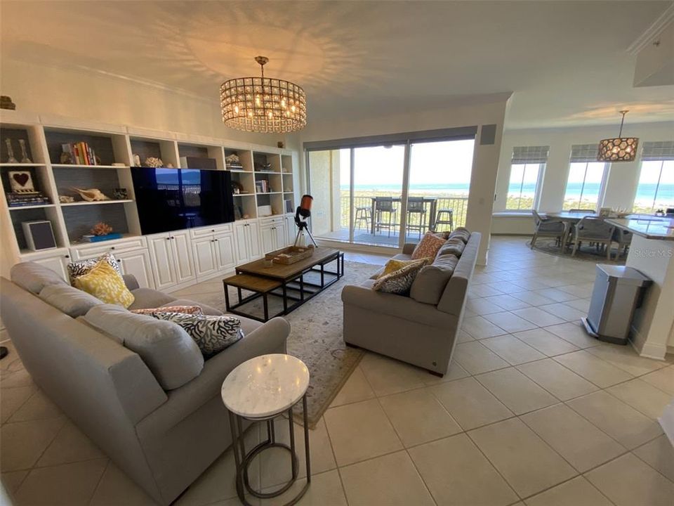 Spacious living room with balcony