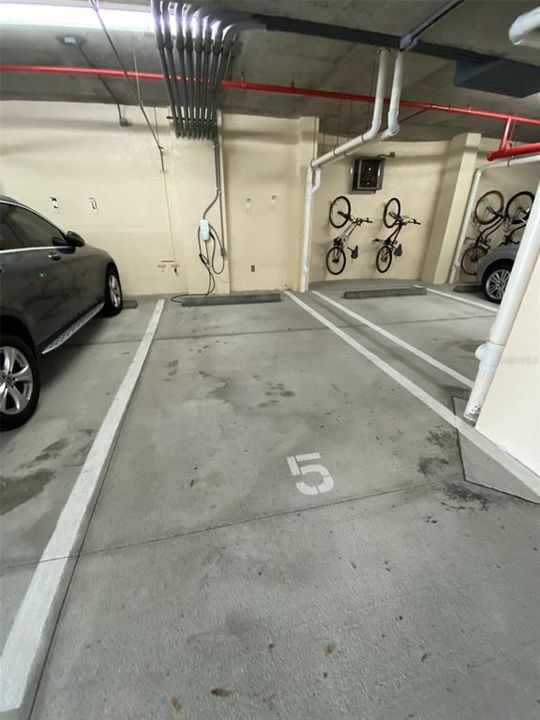 Salina 702 Parking Space with Tesla Charger