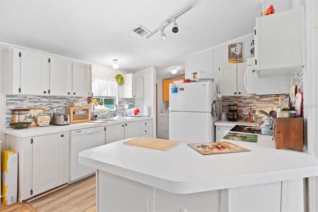 Kitchen with Breakfast Bar