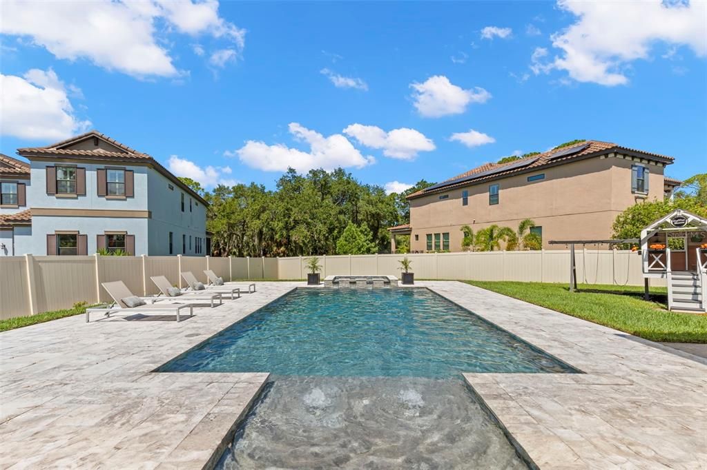 This pool looks so inviting! We love the relaxing sound of the water fountains!