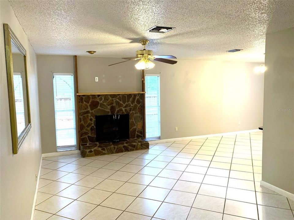 For Rent: $2,700 (3 beds, 2 baths, 1522 Square Feet)