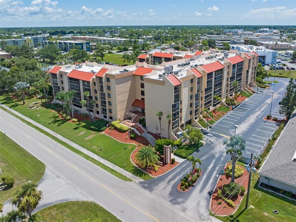 Entrance to Promenades West