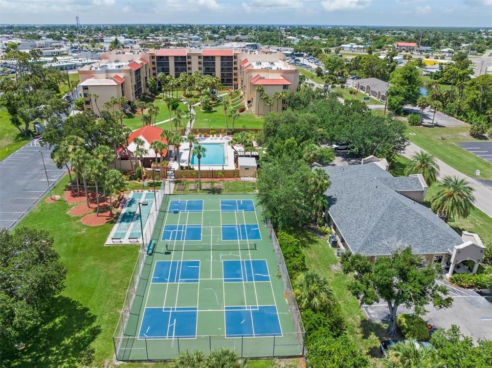 Beautiful pool, clubhouse and pickleball courts!