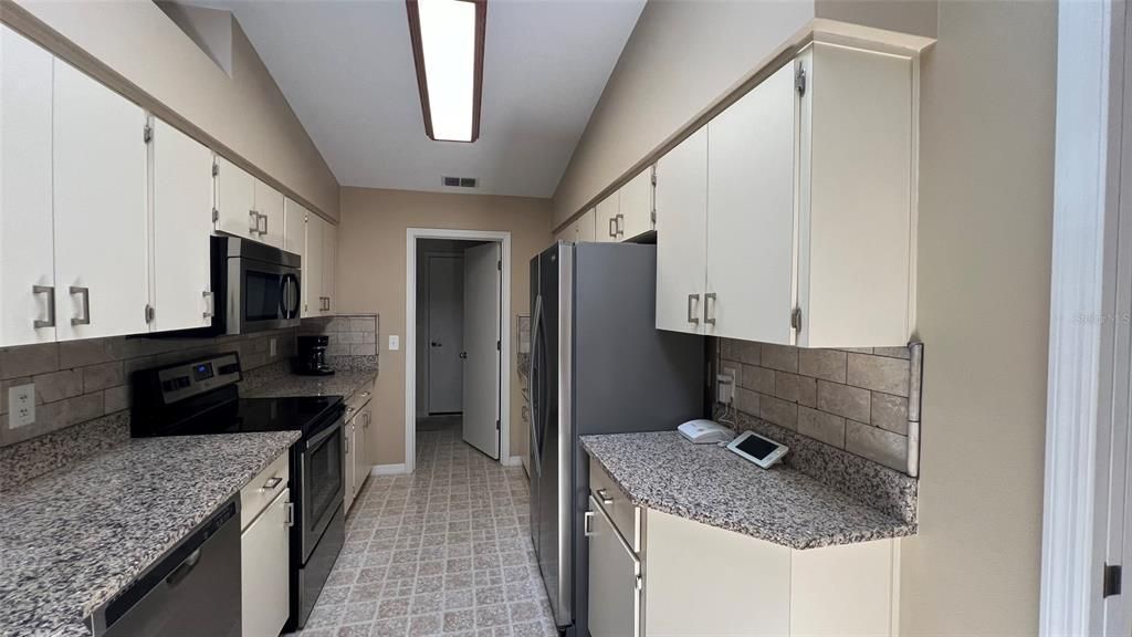 For Sale: $275,900 (3 beds, 2 baths, 1493 Square Feet)