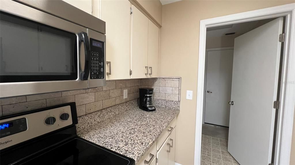 For Sale: $275,900 (3 beds, 2 baths, 1493 Square Feet)