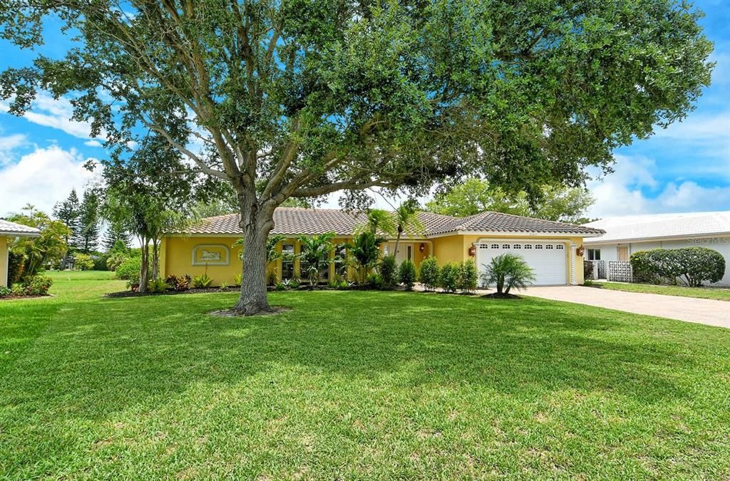 For Sale: $669,000 (3 beds, 2 baths, 1960 Square Feet)