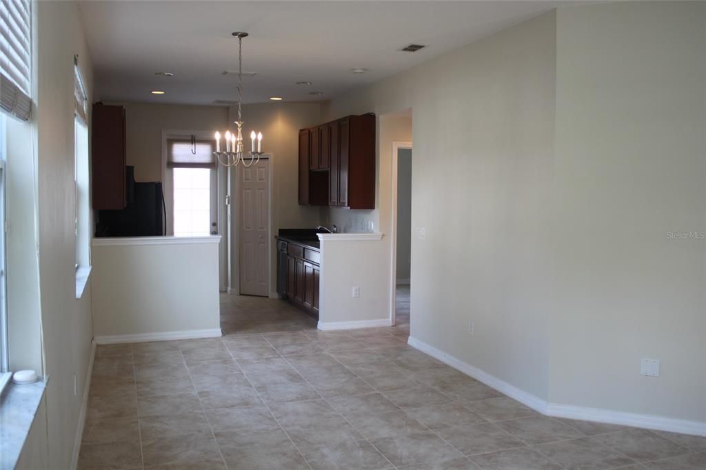 For Rent: $2,650 (4 beds, 3 baths, 1584 Square Feet)