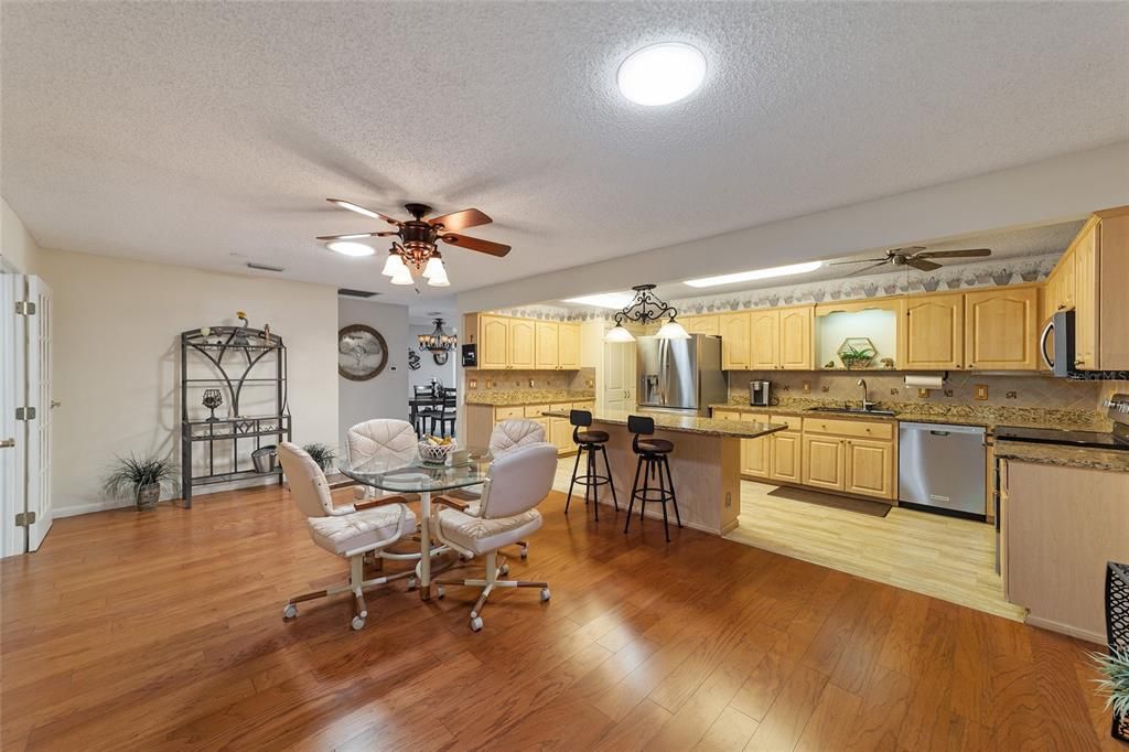 For Sale: $226,900 (2 beds, 2 baths, 1775 Square Feet)