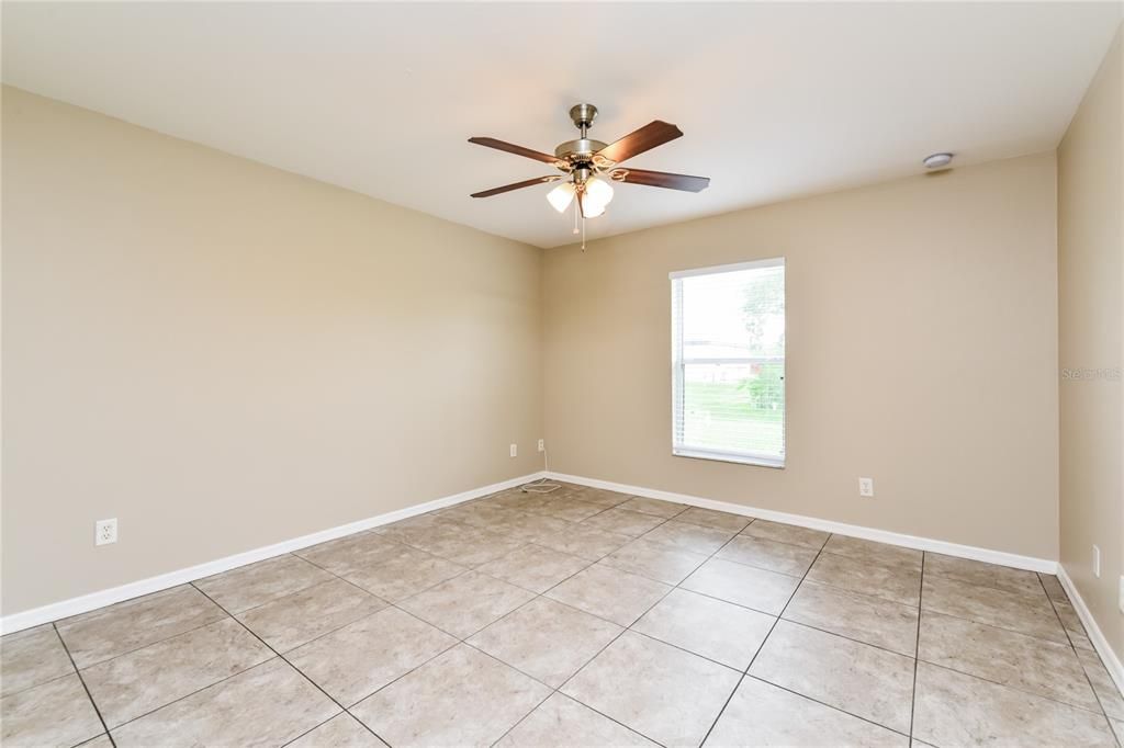 For Rent: $2,125 (3 beds, 2 baths, 1408 Square Feet)