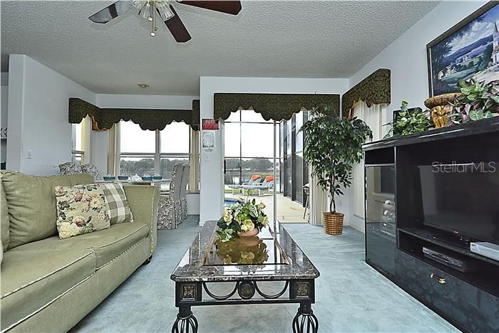 Family room with breakfast nook