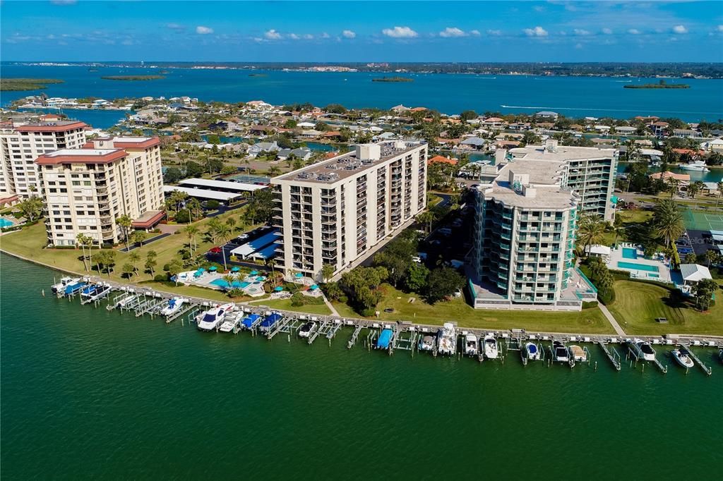 Recently Sold: $500,000 (2 beds, 2 baths, 1345 Square Feet)