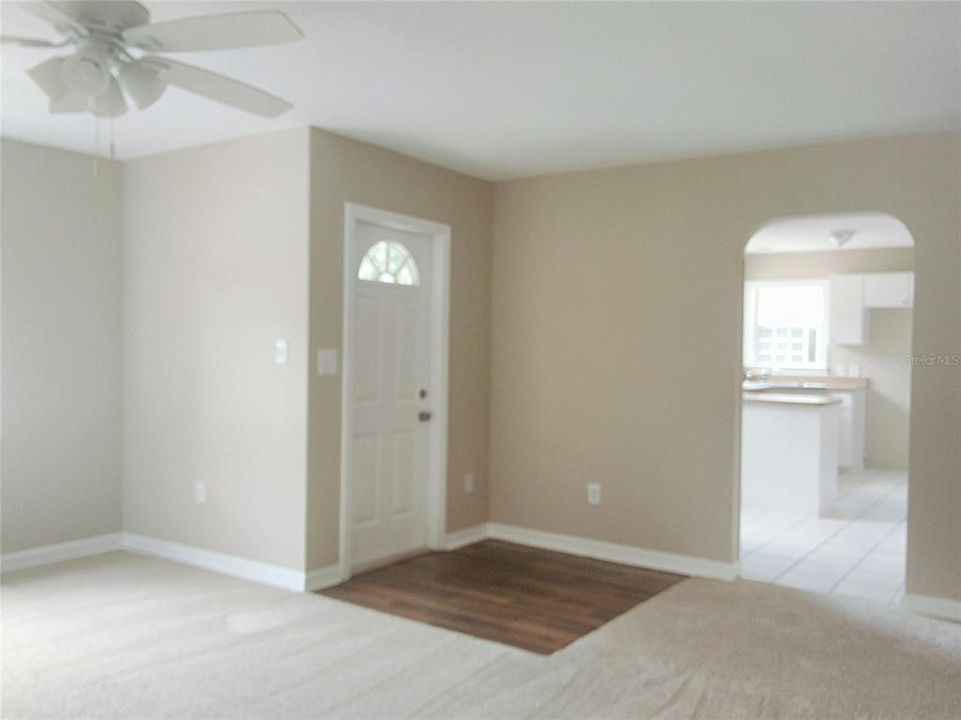 Active With Contract: $237,000 (2 beds, 1 baths, 1217 Square Feet)