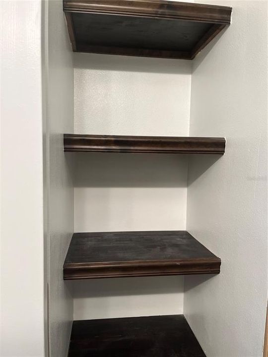 shelves in 2nd bath rm