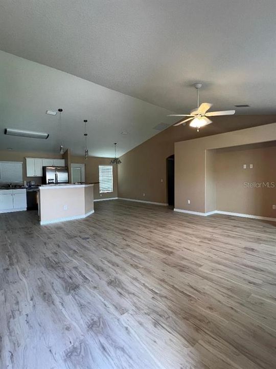 For Rent: $2,195 (3 beds, 2 baths, 1657 Square Feet)