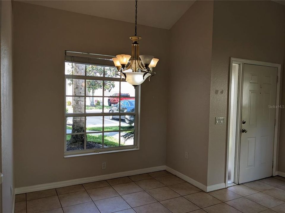 For Sale: $299,500 (2 beds, 2 baths, 1353 Square Feet)