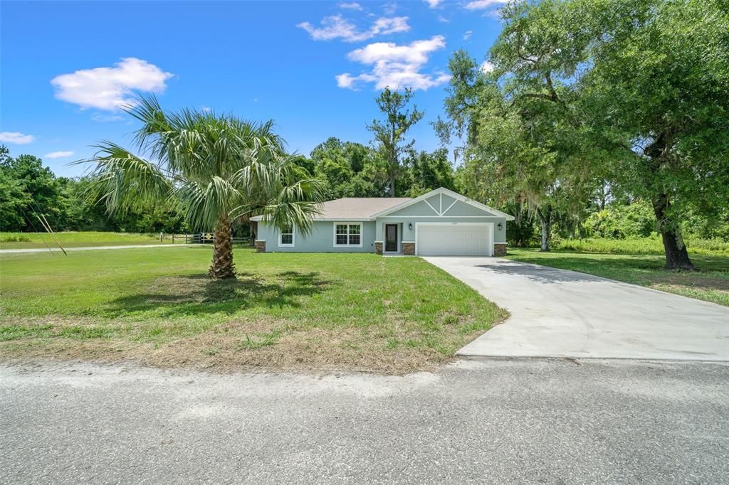 For Sale: $385,000 (3 beds, 2 baths, 1659 Square Feet)