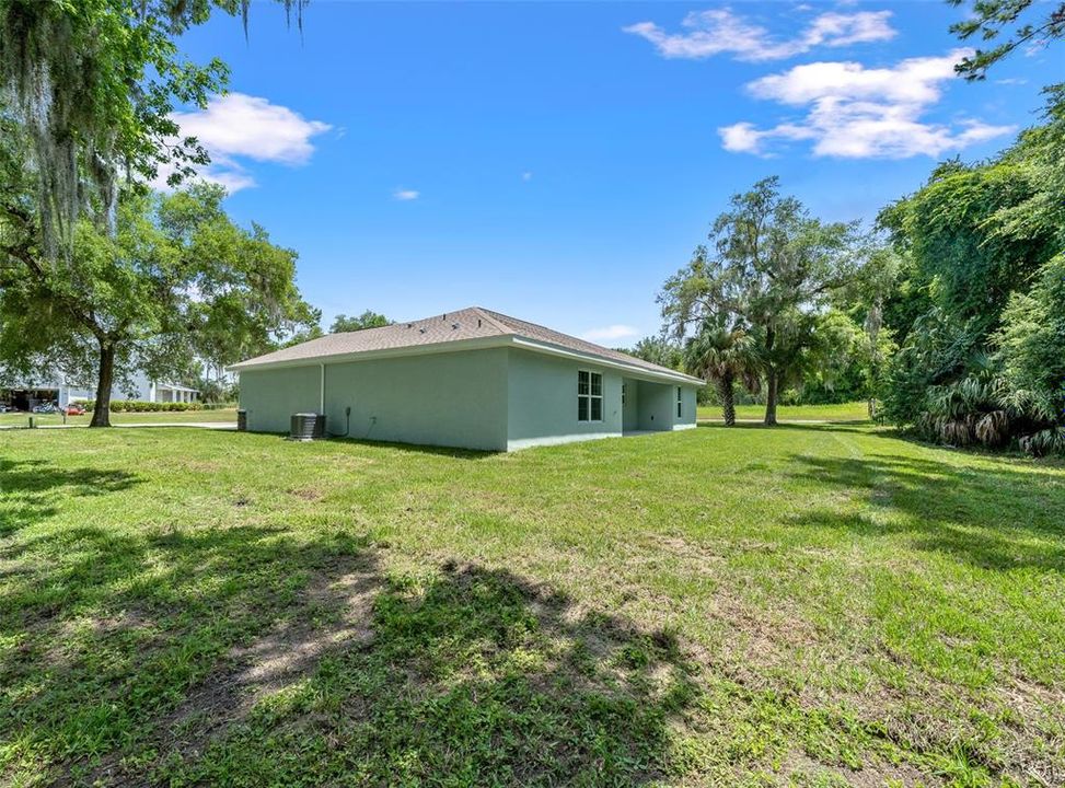 For Sale: $385,000 (3 beds, 2 baths, 1659 Square Feet)