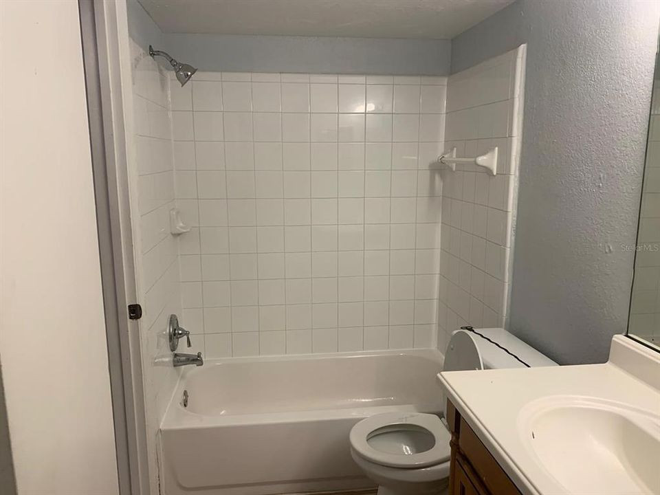 For Sale: $180,000 (2 beds, 1 baths, 934 Square Feet)