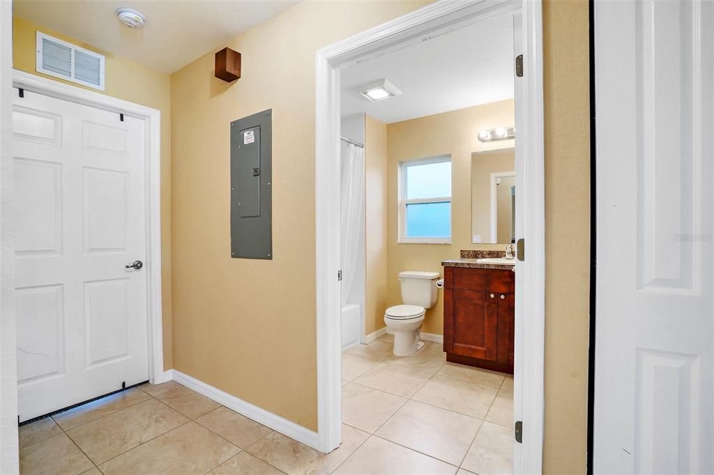 Active With Contract: $339,000 (3 beds, 2 baths, 1211 Square Feet)