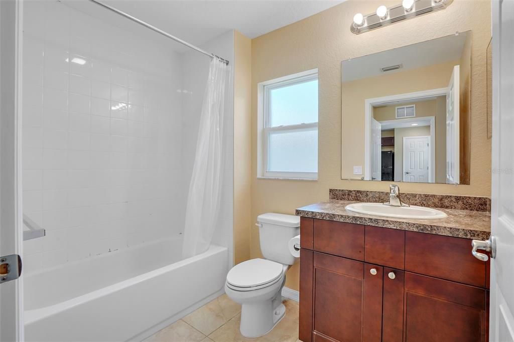 Active With Contract: $339,000 (3 beds, 2 baths, 1211 Square Feet)