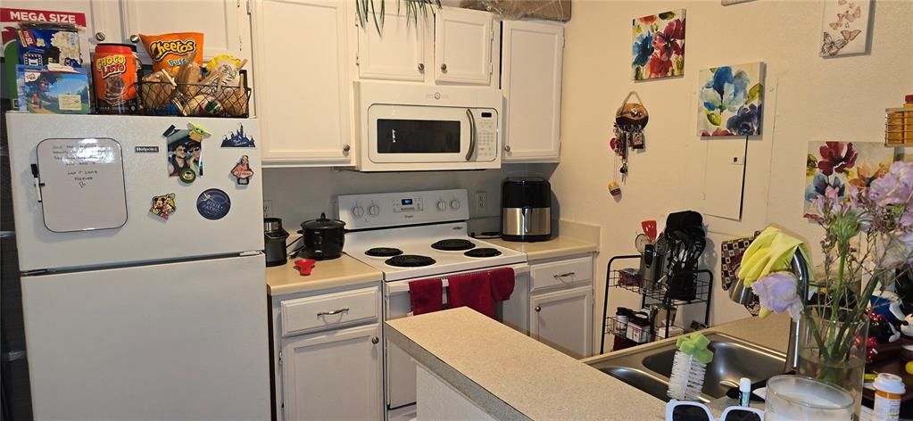 For Sale: $146,500 (1 beds, 1 baths, 539 Square Feet)