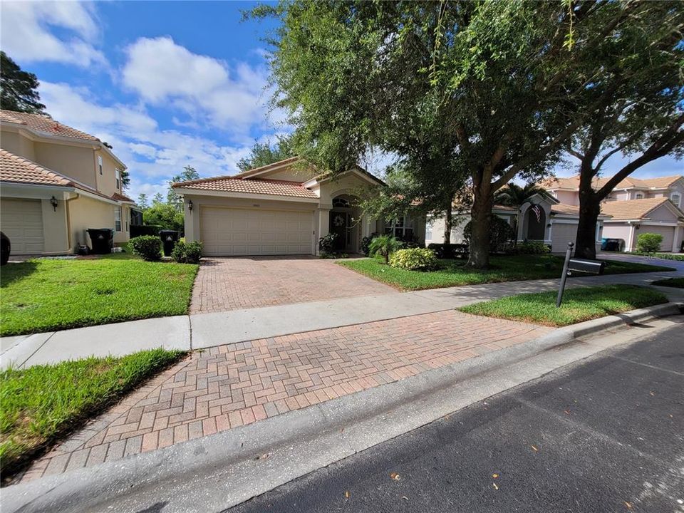 For Sale: $450,000 (4 beds, 2 baths, 1959 Square Feet)