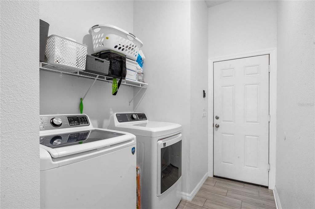 Dryer/washer area