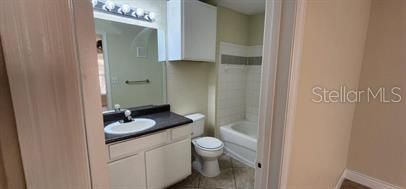 For Sale: $190,000 (2 beds, 2 baths, 947 Square Feet)