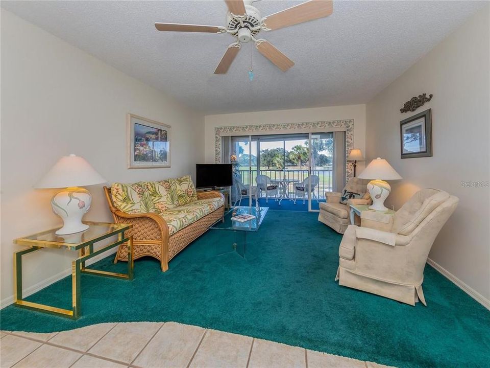 For Sale: $249,900 (2 beds, 2 baths, 946 Square Feet)