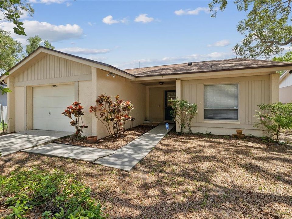 Active With Contract: $319,900 (3 beds, 2 baths, 1430 Square Feet)