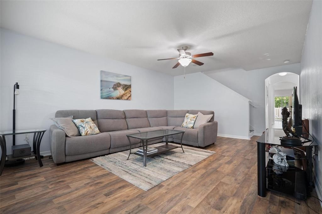 For Sale: $288,747 (2 beds, 2 baths, 1501 Square Feet)