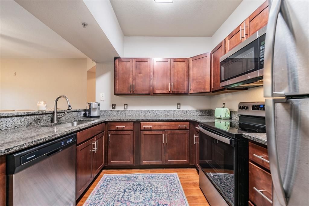 Updated Kitchen, New Stainless Steel Appliances, Granite Countertops.