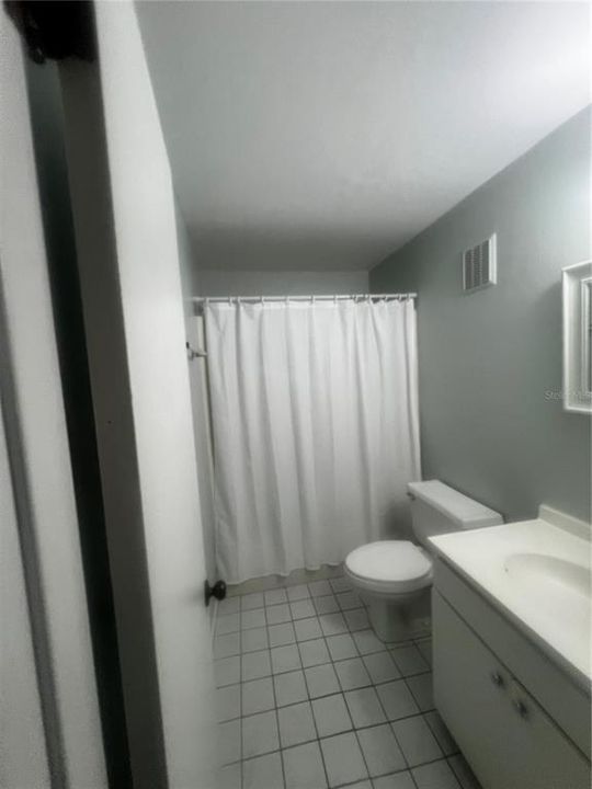 Active With Contract: $129,900 (2 beds, 2 baths, 840 Square Feet)