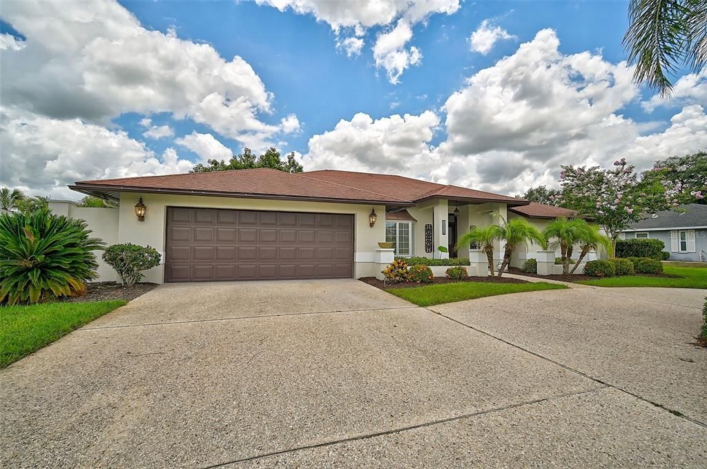 For Sale: $725,000 (3 beds, 2 baths, 2714 Square Feet)