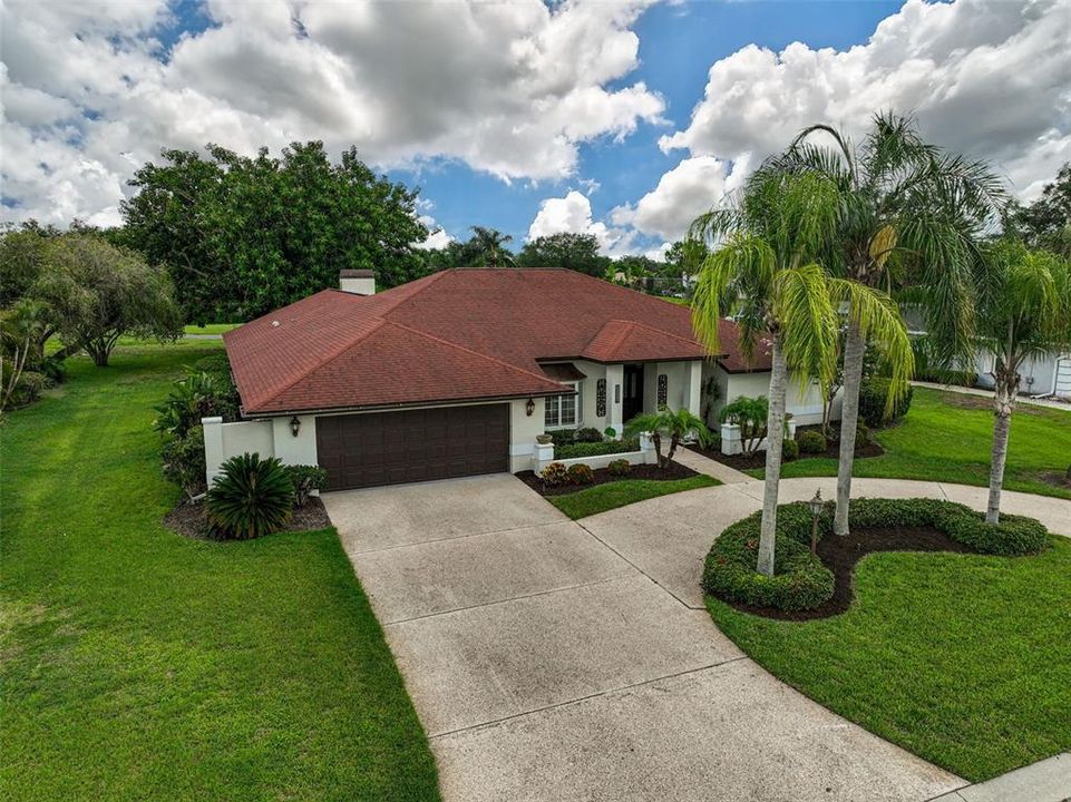 For Sale: $675,000 (3 beds, 2 baths, 2714 Square Feet)