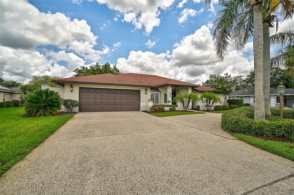 For Sale: $725,000 (3 beds, 2 baths, 2714 Square Feet)