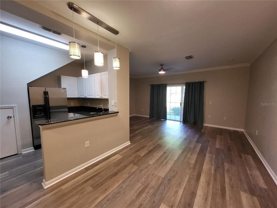 For Rent: $1,800 (3 beds, 2 baths, 1555 Square Feet)