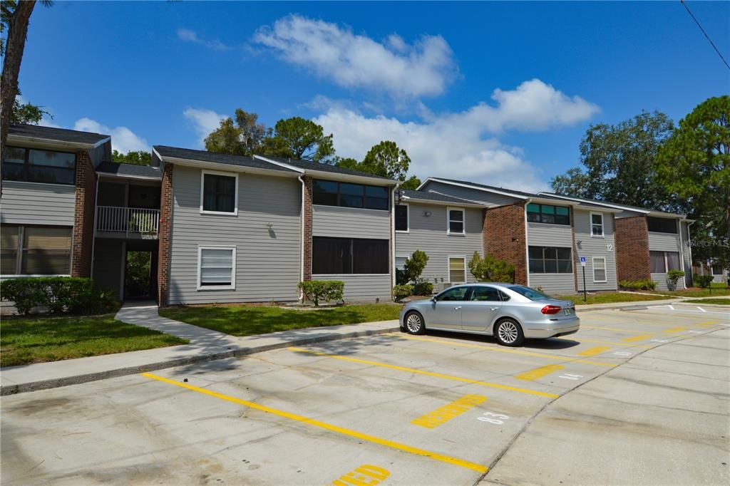 Active With Contract: $1,375 (1 beds, 1 baths, 615 Square Feet)